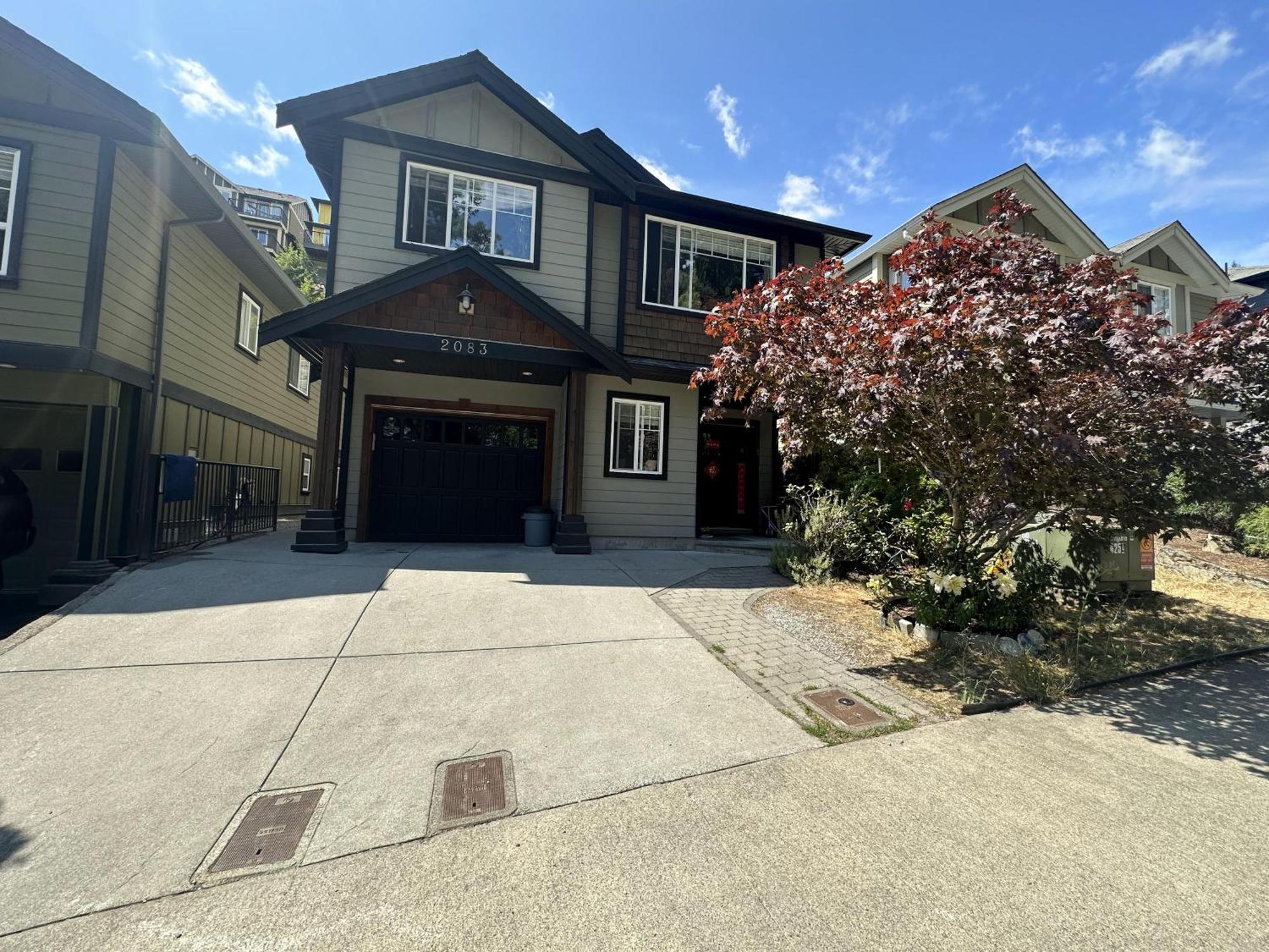Separate Entry Sweet Home Victoria Exterior photo