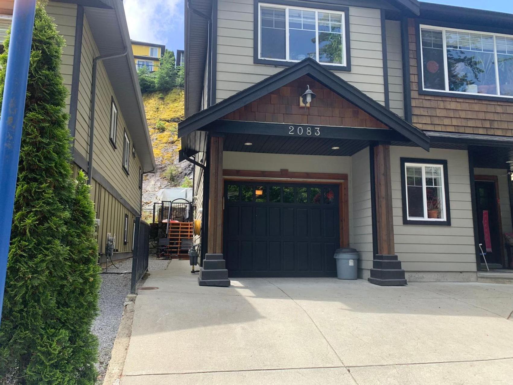 Separate Entry Sweet Home Victoria Exterior photo